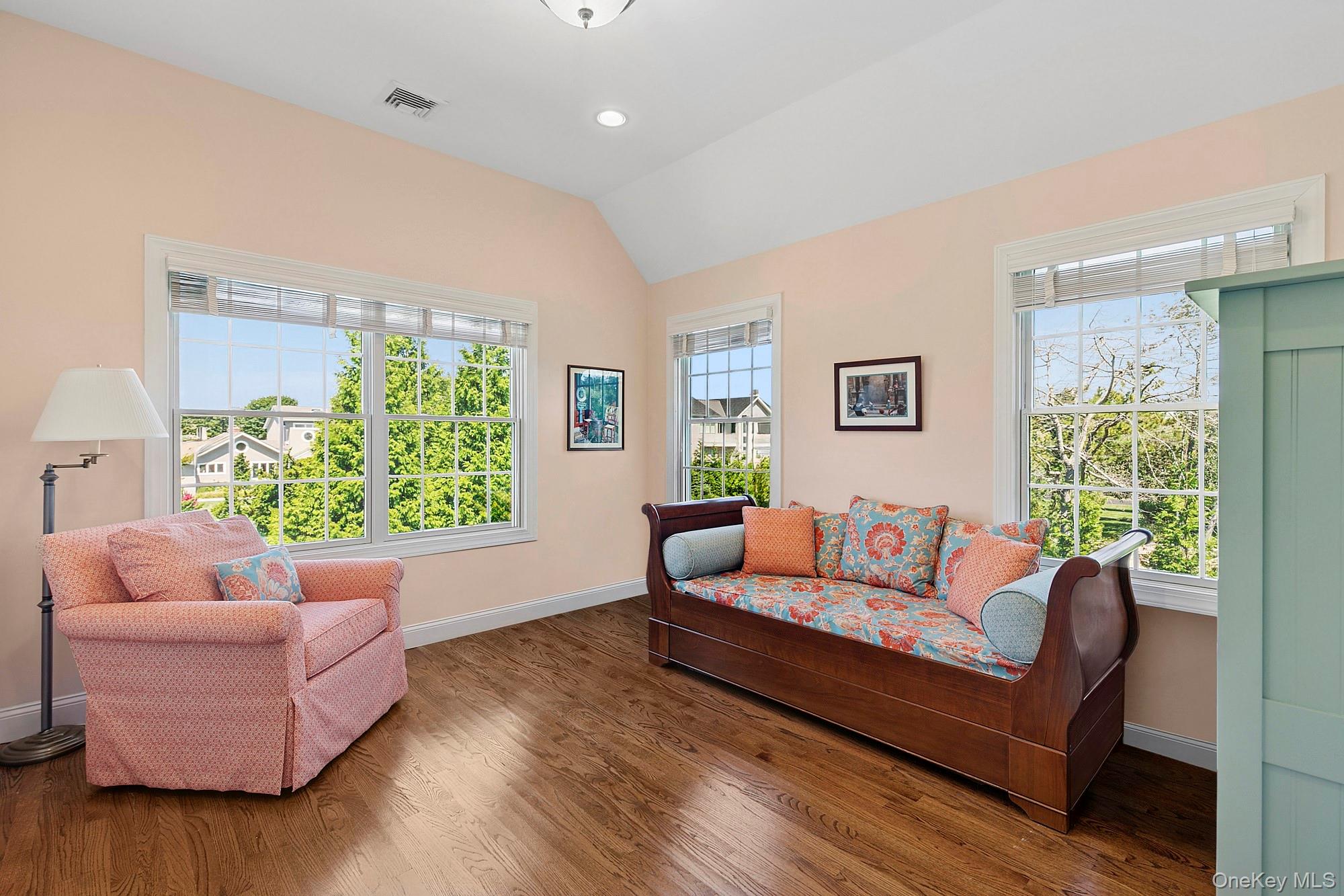 14 Meadow Lane