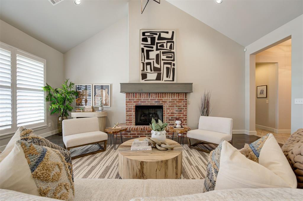 2318 Sorrento Drive