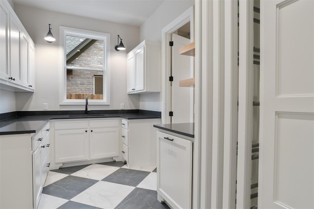 3923 Yellowstone Drive