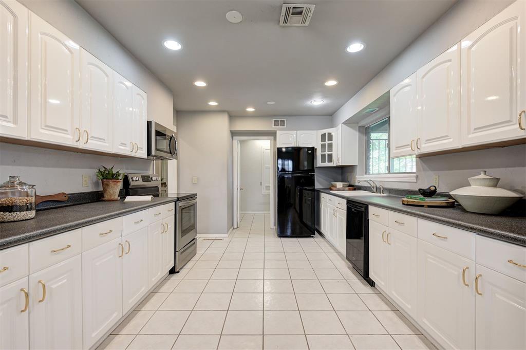 1224 Mulberry Lane