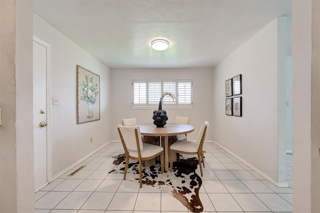 1224 Mulberry Lane