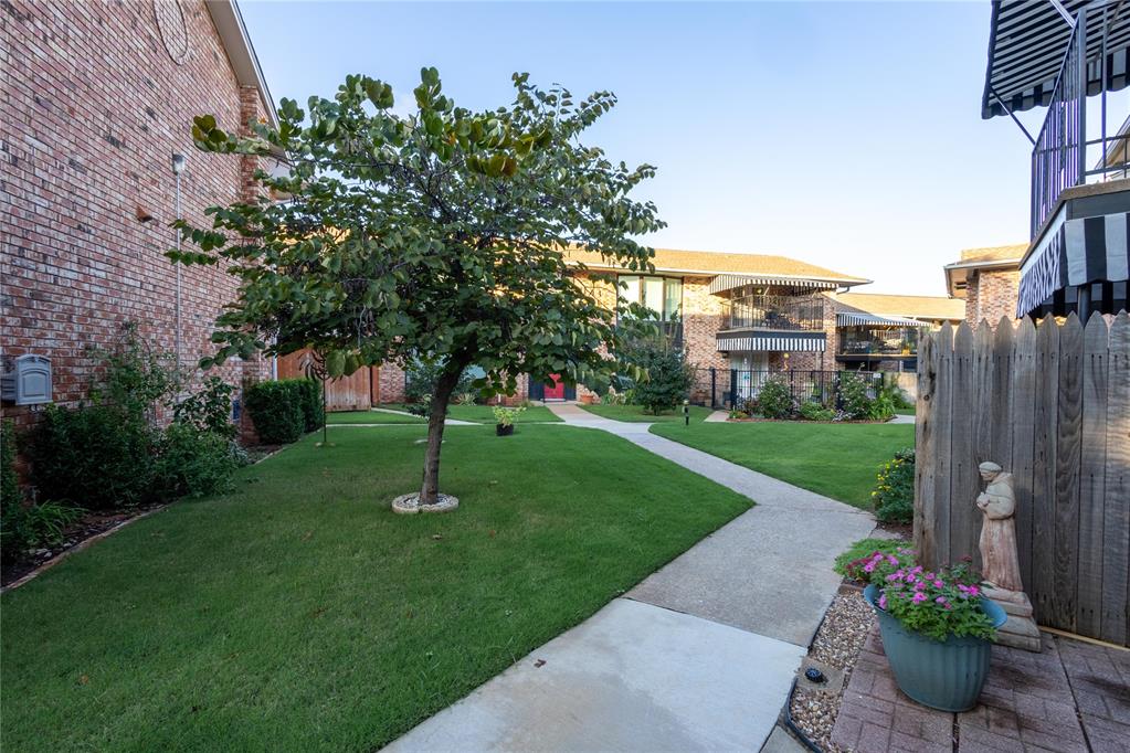 2525 NW 62nd Street Unit: 206