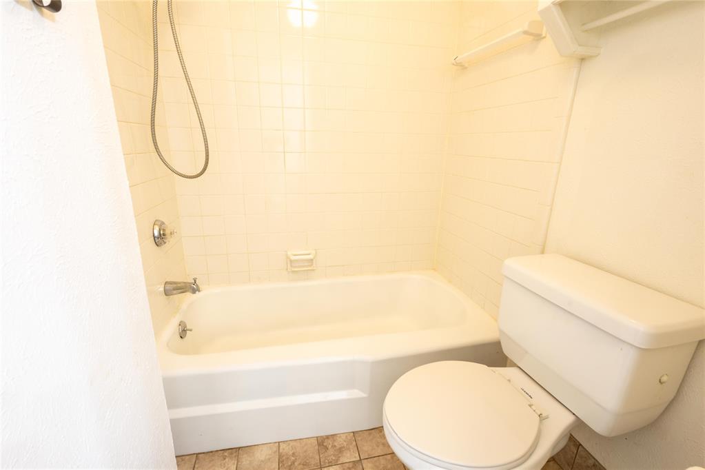2525 NW 62nd Street Unit: 206