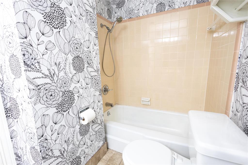 2525 NW 62nd Street Unit: 206