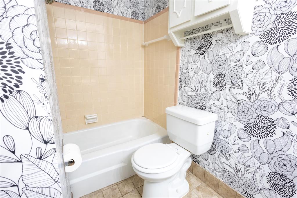 2525 NW 62nd Street Unit: 206