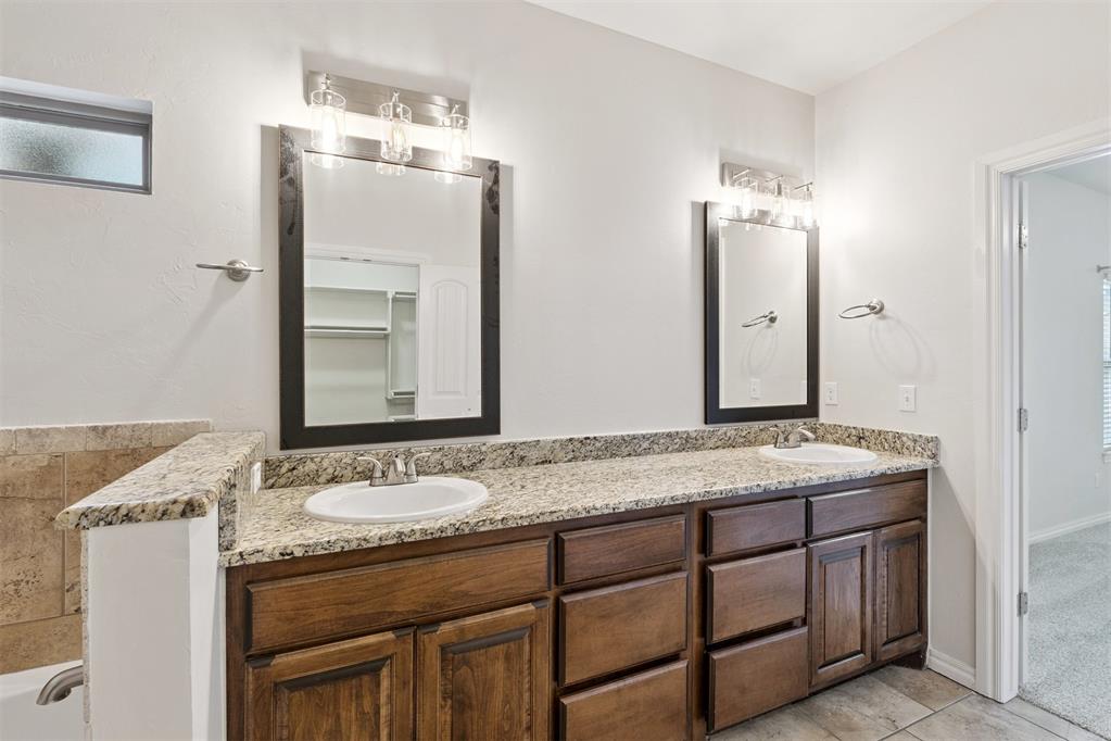 10816 NW 118th Place