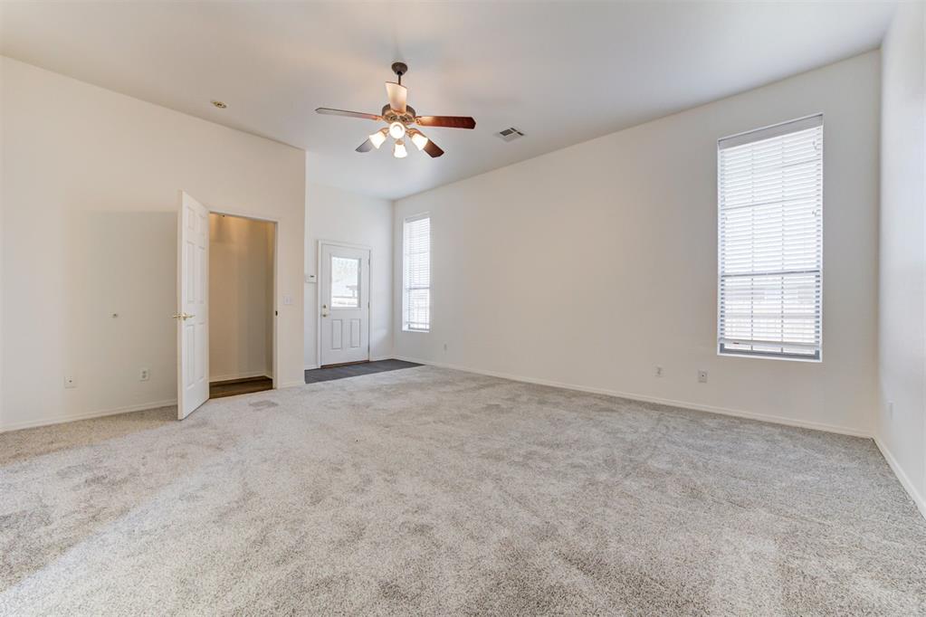 11800 Silvermoon Drive