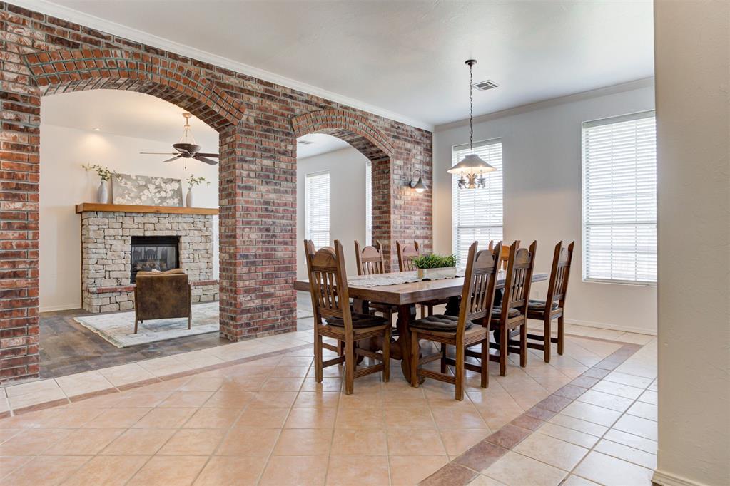 11800 Silvermoon Drive