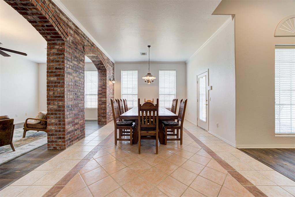 11800 Silvermoon Drive