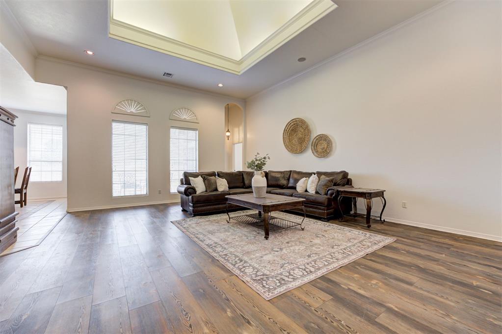 11800 Silvermoon Drive