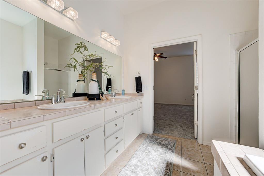 11800 Silvermoon Drive