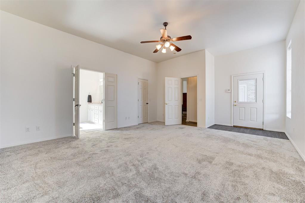 11800 Silvermoon Drive