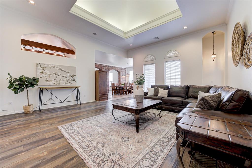 11800 Silvermoon Drive