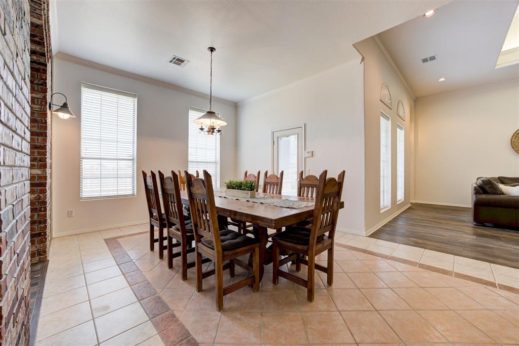 11800 Silvermoon Drive