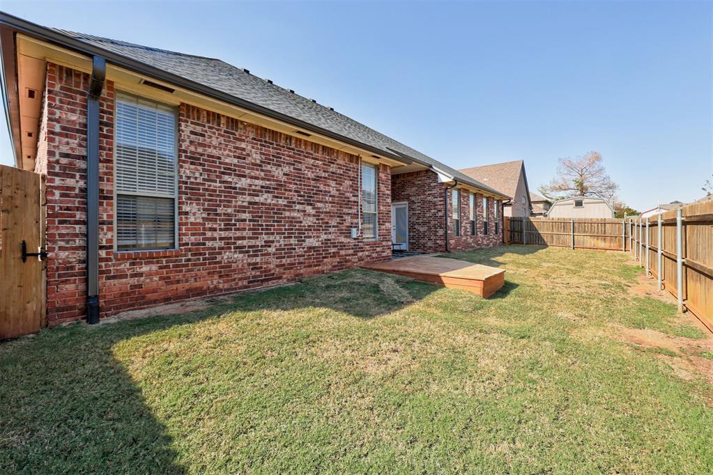 11800 Silvermoon Drive