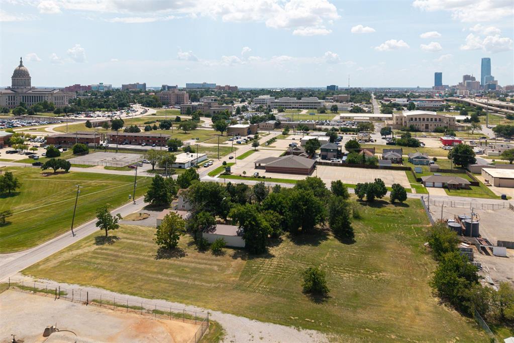 2501 N Walnut Avenue