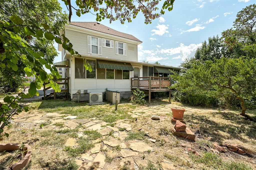 2501 N Walnut Avenue