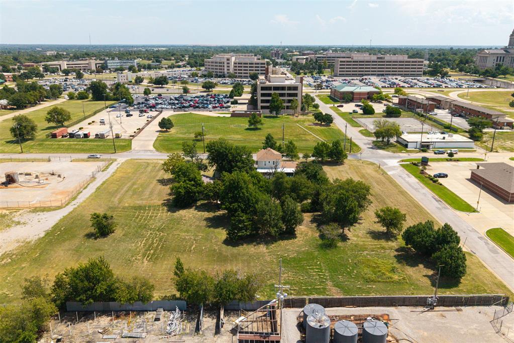 2501 N Walnut Avenue