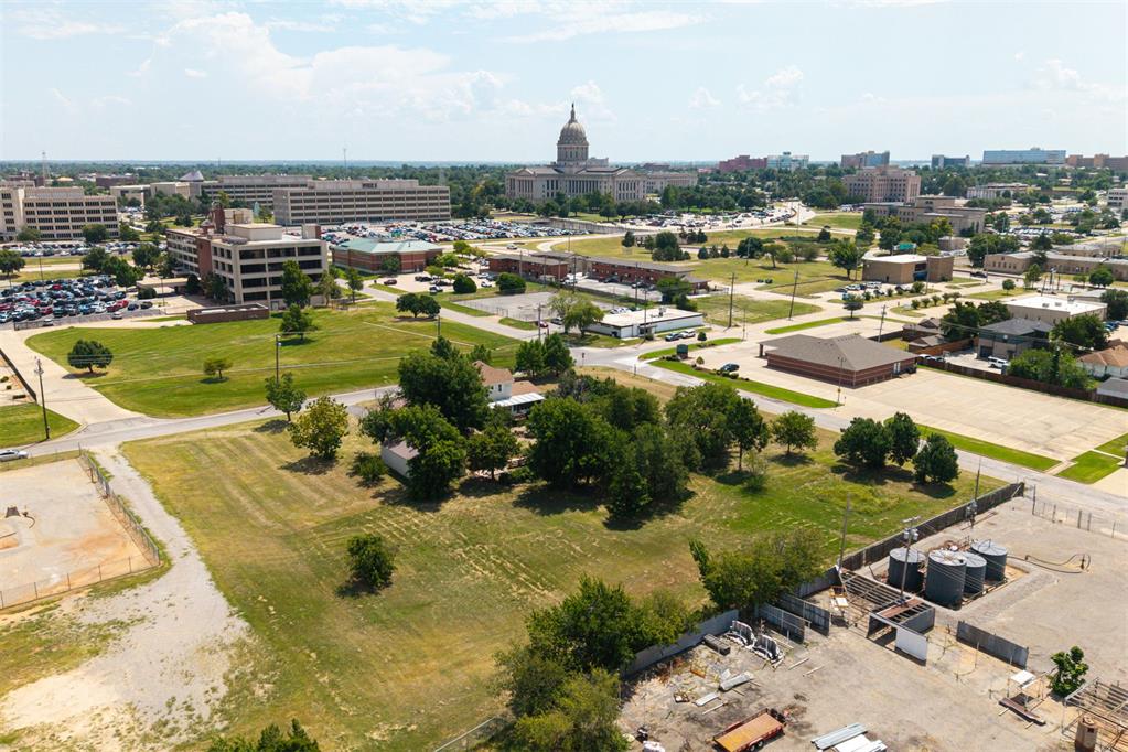 2501 N Walnut Avenue