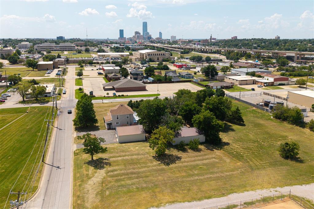 2501 N Walnut Avenue