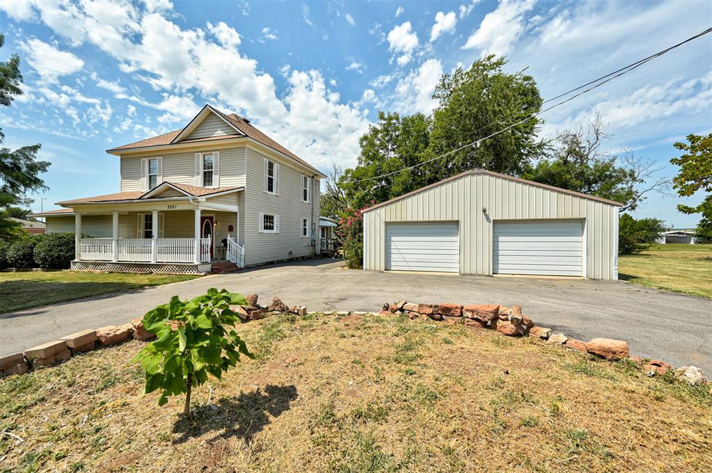 2501 N Walnut Avenue