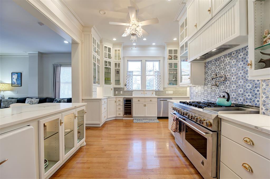 1801 N Hudson Avenue