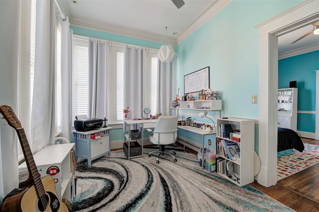 1801 N Hudson Avenue