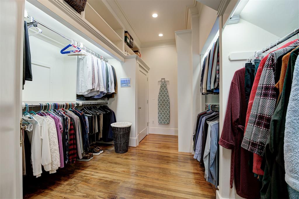 1801 N Hudson Avenue