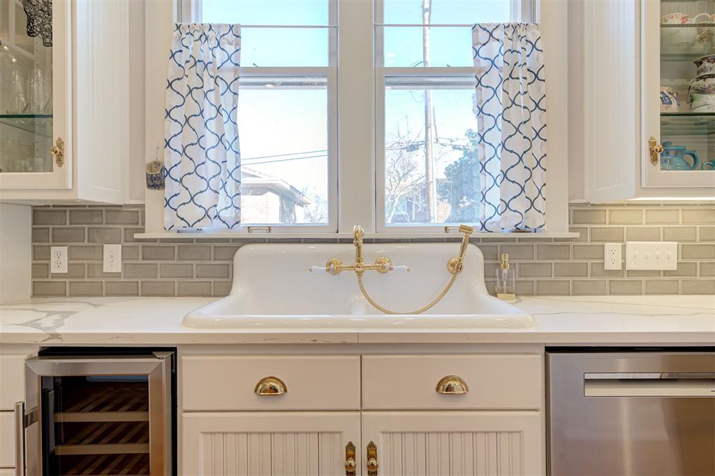 1801 N Hudson Avenue