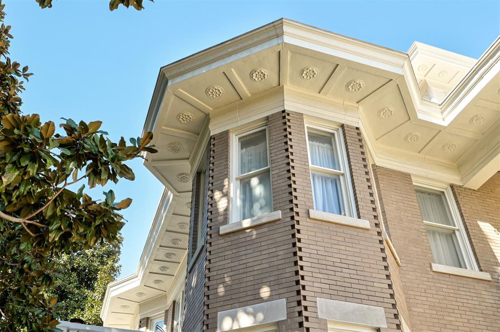 1801 N Hudson Avenue