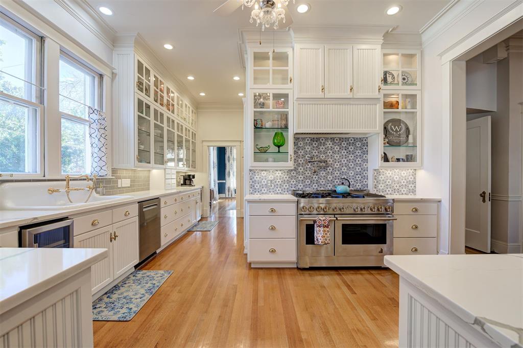 1801 N Hudson Avenue