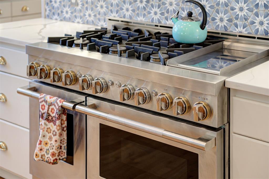 1801 N Hudson Avenue