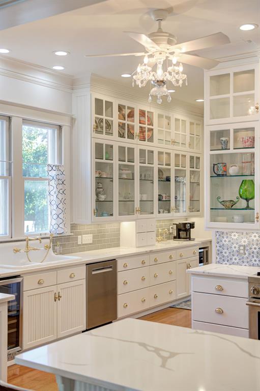 1801 N Hudson Avenue