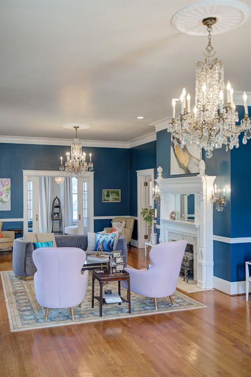 1801 N Hudson Avenue