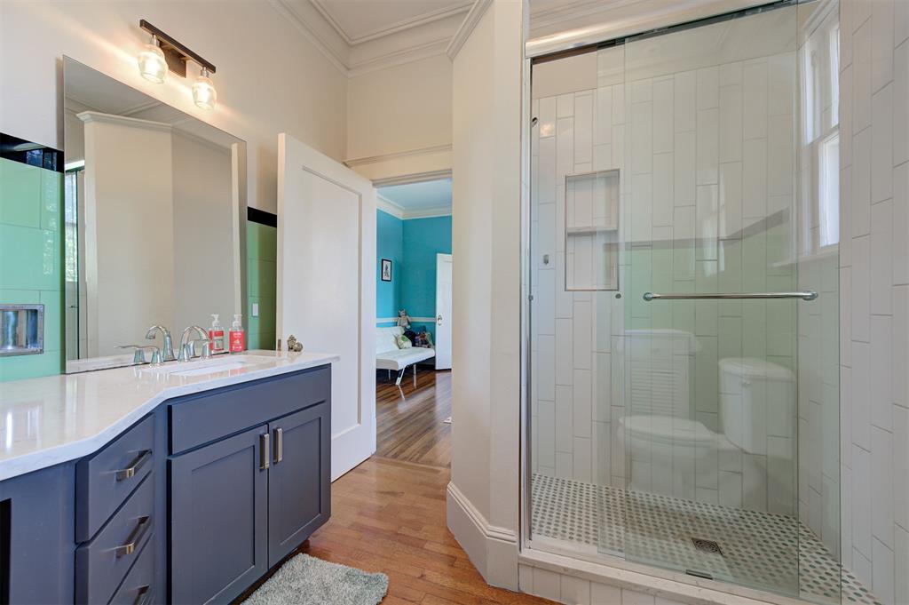 1801 N Hudson Avenue