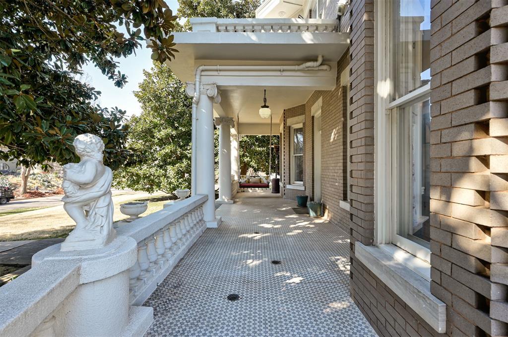 1801 N Hudson Avenue