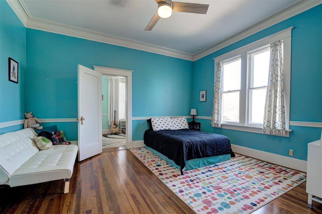 1801 N Hudson Avenue