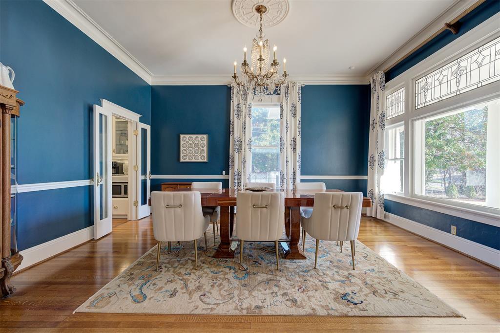 1801 N Hudson Avenue