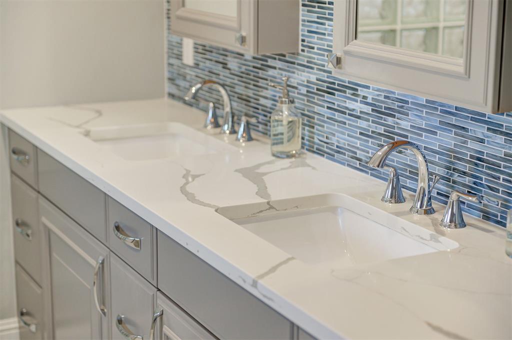 1801 N Hudson Avenue