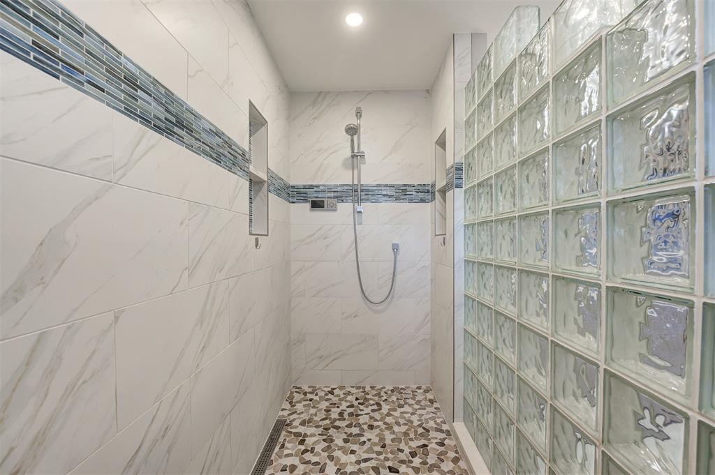 1801 N Hudson Avenue