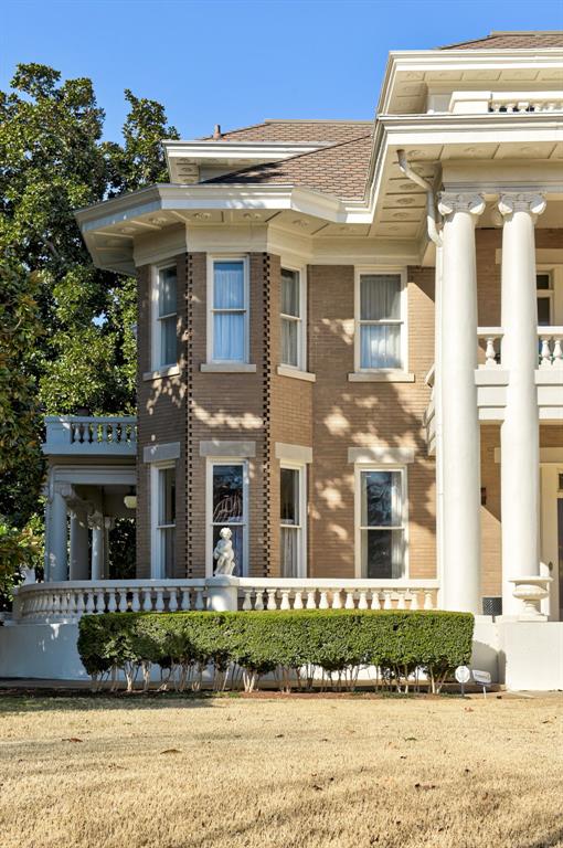 1801 N Hudson Avenue