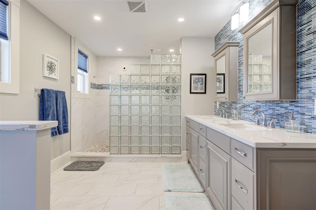 1801 N Hudson Avenue