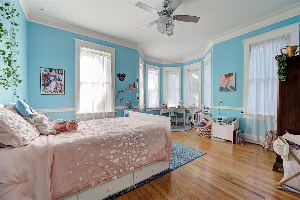 1801 N Hudson Avenue