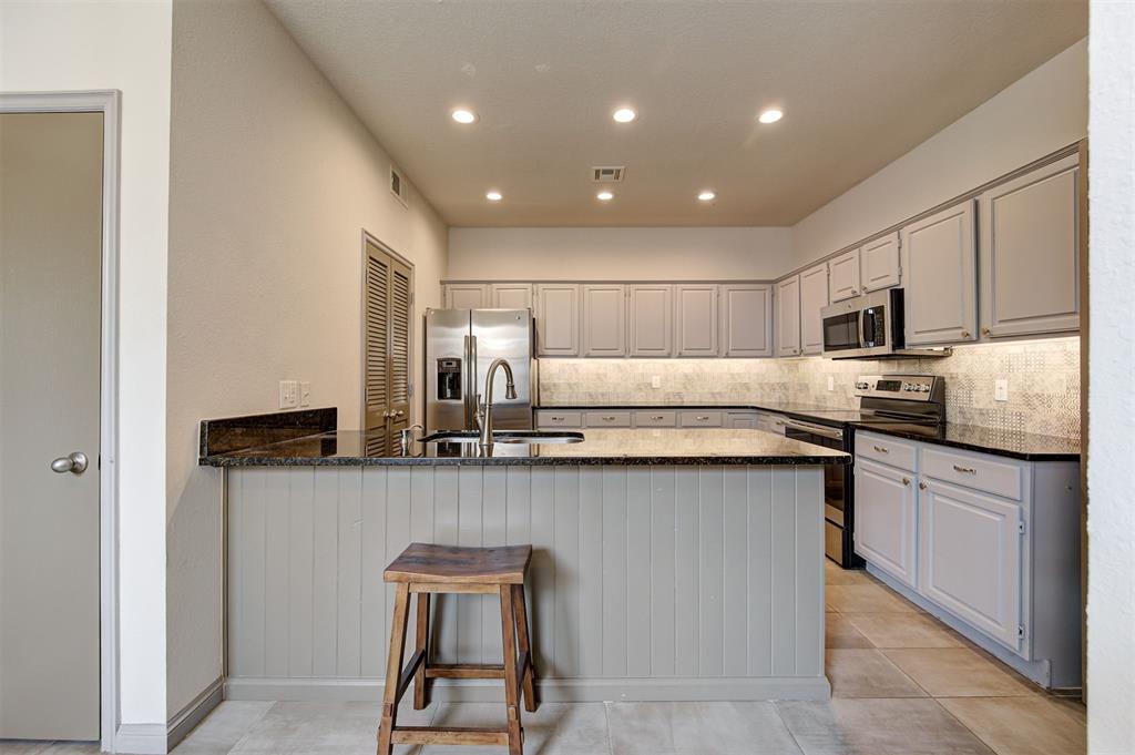 8670 N May Avenue Unit: 49D