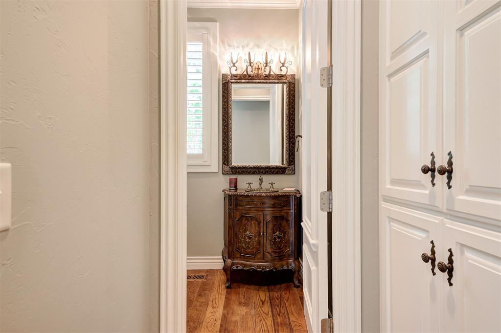 6000 Bronte Way