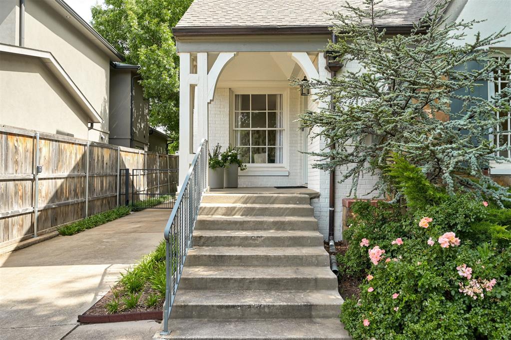 1107 Belford Avenue