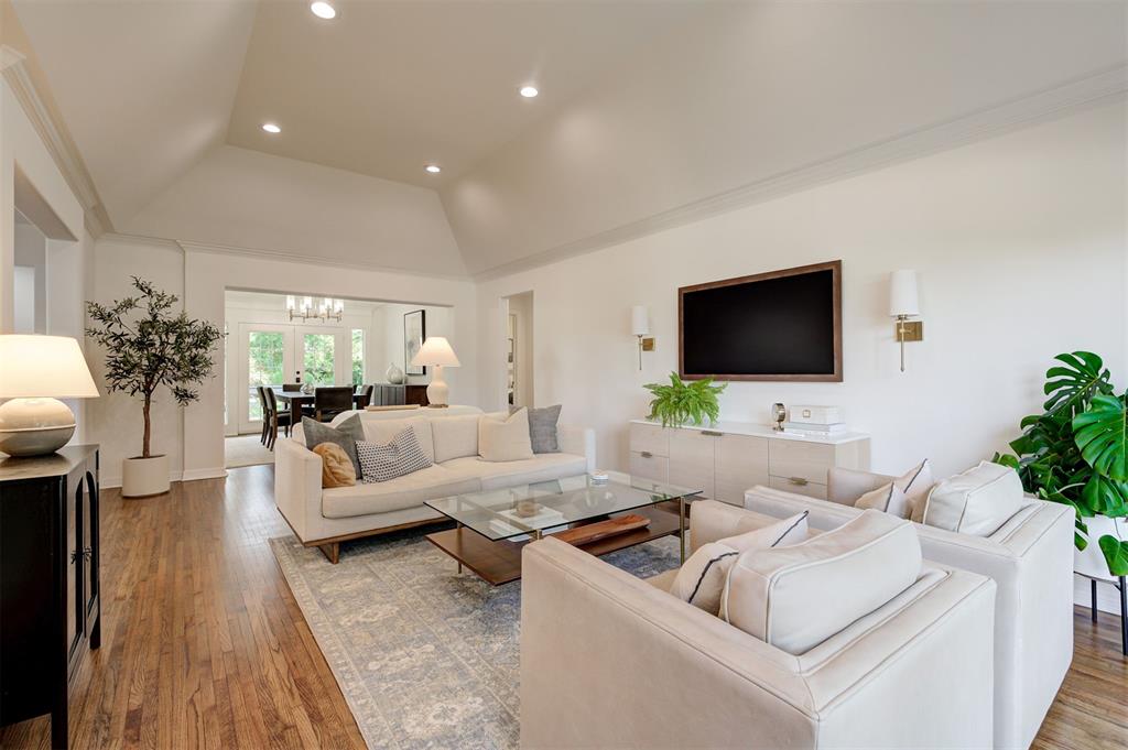 1107 Belford Avenue