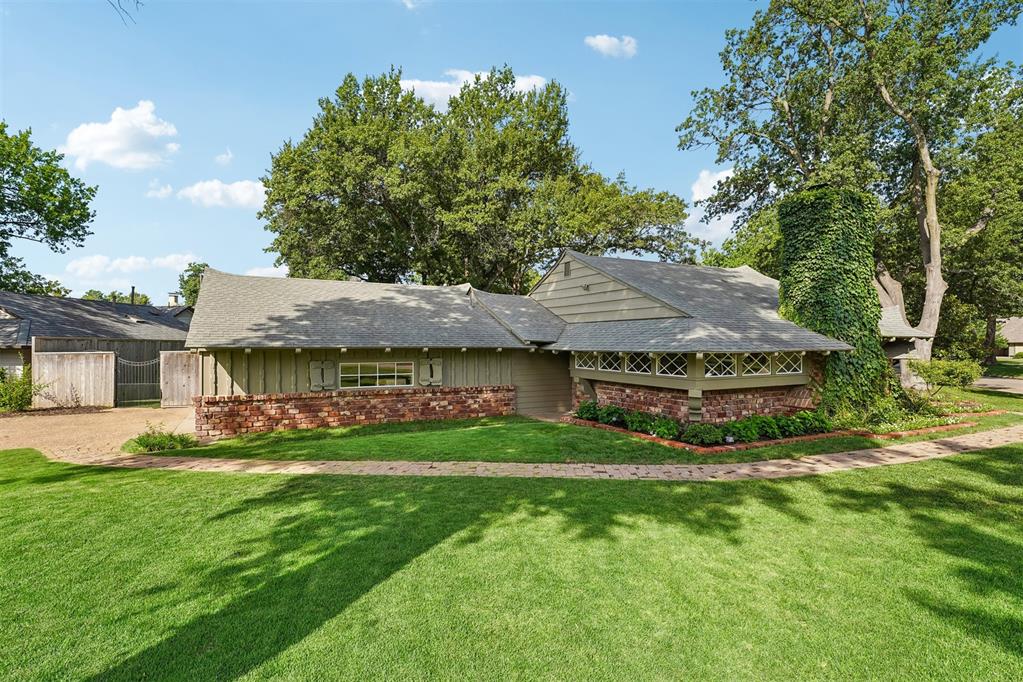 2116 NW 59th Circle