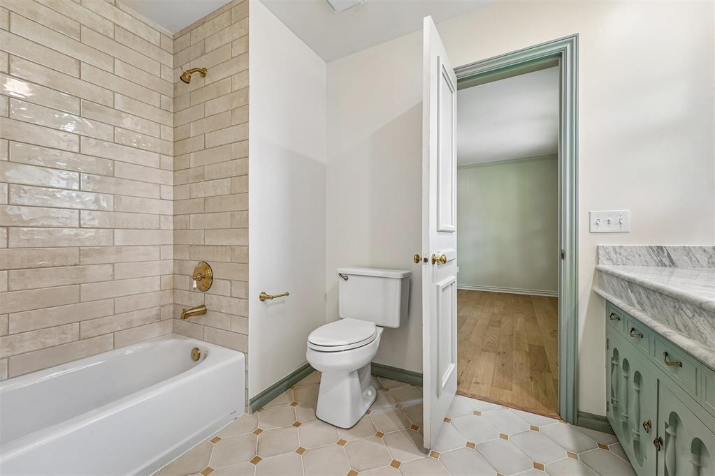 2116 NW 59th Circle