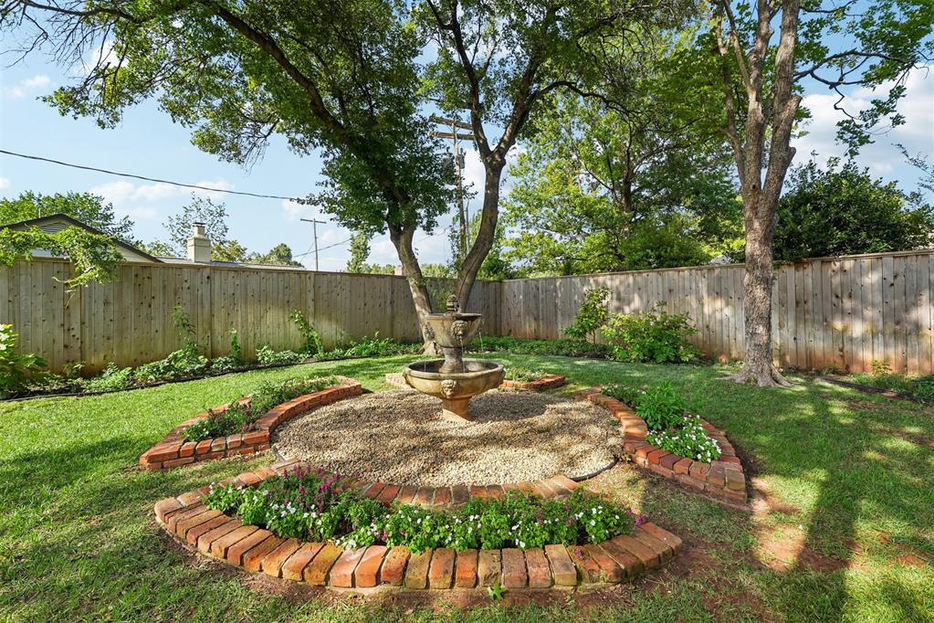 2116 NW 59th Circle